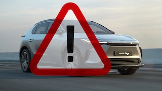 Toyota bZ4x ausrufezeichen - THG Montage