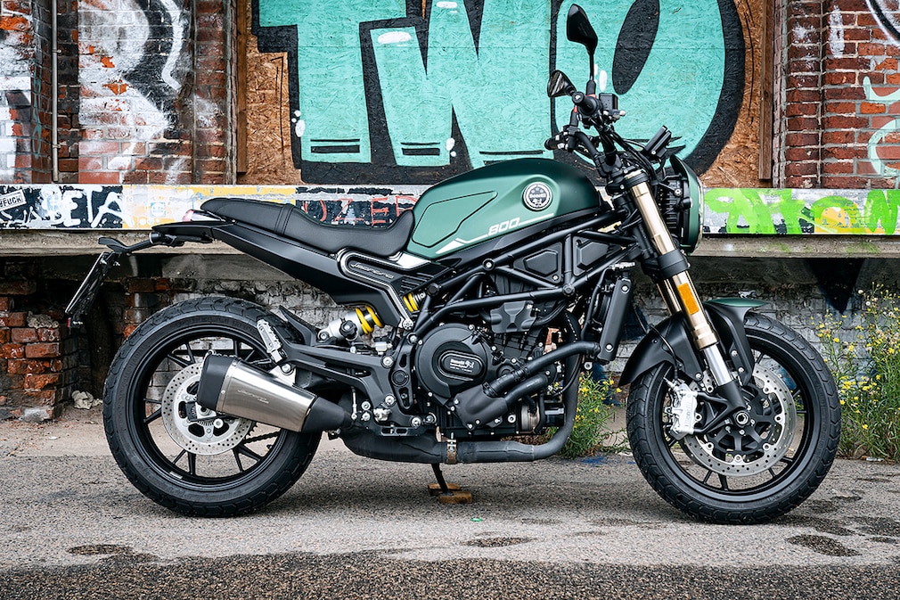 Benelli Leoncino 800