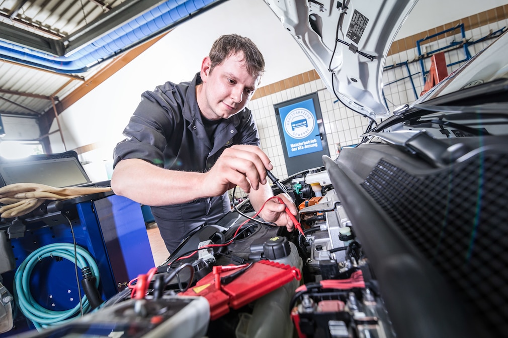 Automechaniker