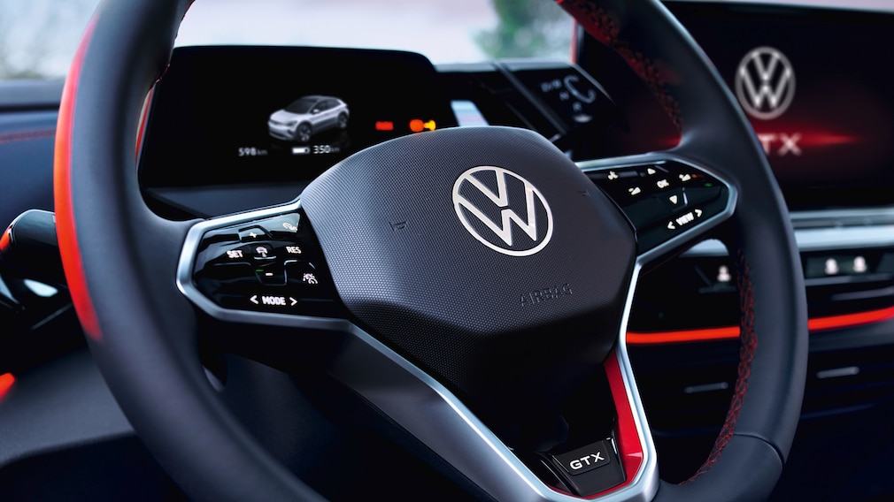 VW Golf 8 Facelift (2023): Das Touch-Lenkrad fliegt wieder raus