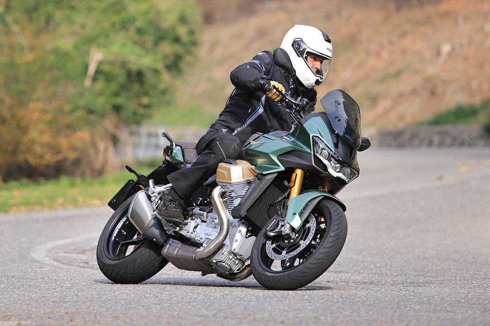 Moto Guzzi V100 Mandello