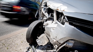Blechschaden Unfall Auto - KFZ-Versicherung