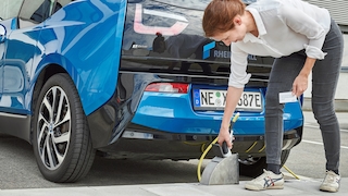 Ladebordstein für Elektroautos in Köln