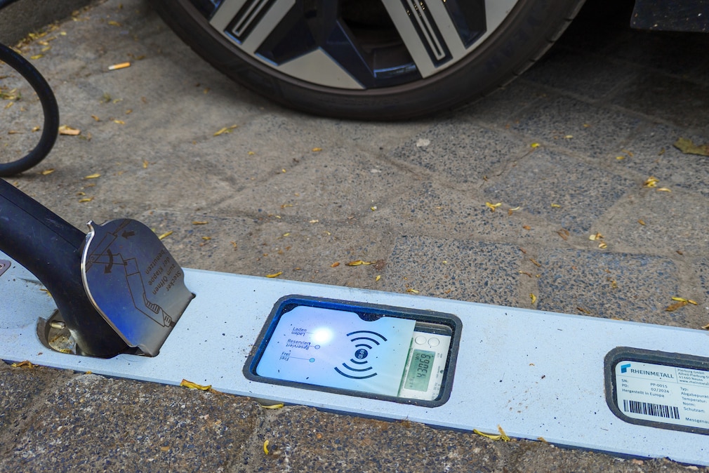 Ladebordstein für Elektroautos in Köln