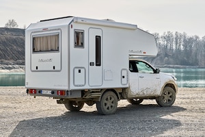 Toyota Hilux/Husky 240