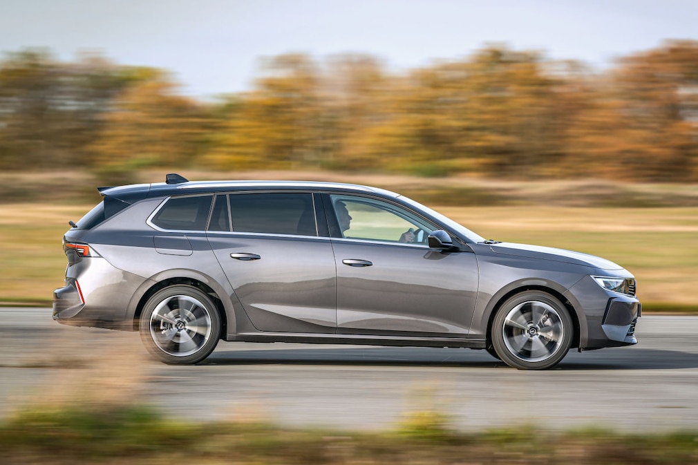 Opel Astra St 1.6 Hybrid 133kw Ultimate Auto Opel Astra Sports Tourer: der neue Kompaktklasse-Kombi im Test - AUTO BILD