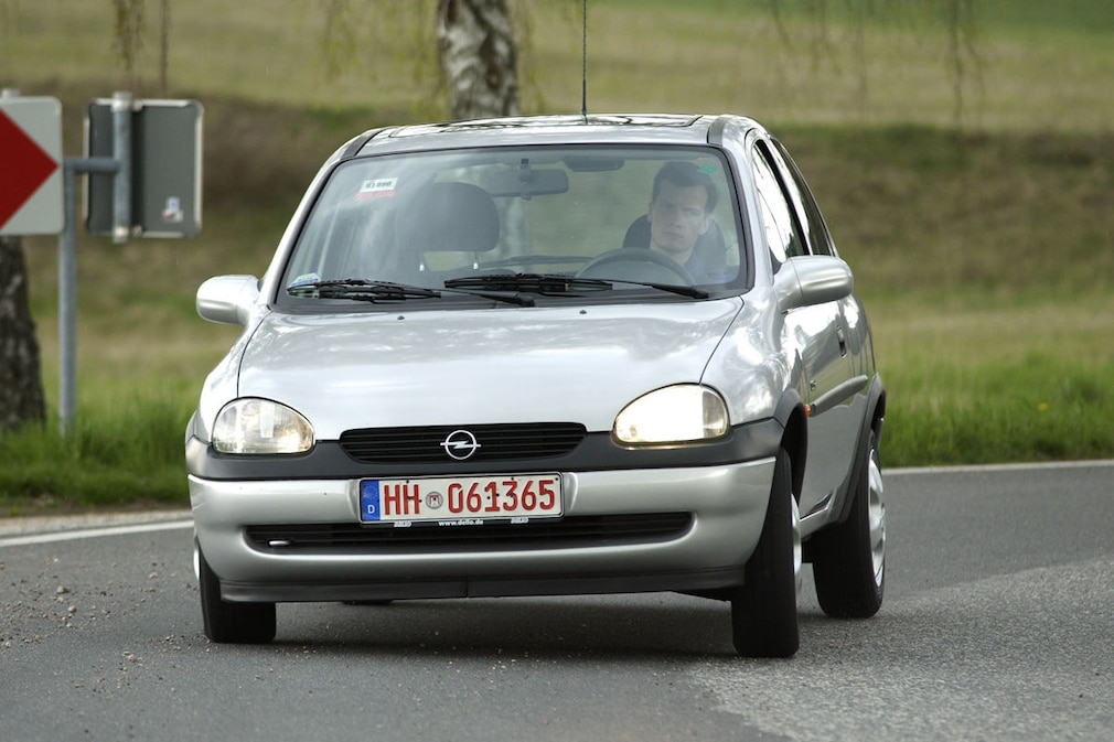 Opel Corsa 1.0 1999 Front fahrend