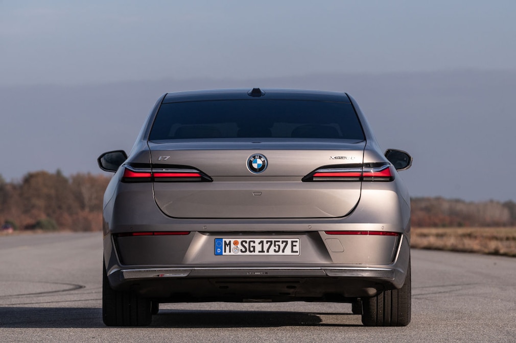 BMW i7 xDrive60 das ElektroFlaggschiff im ersten Test AUTO BILD