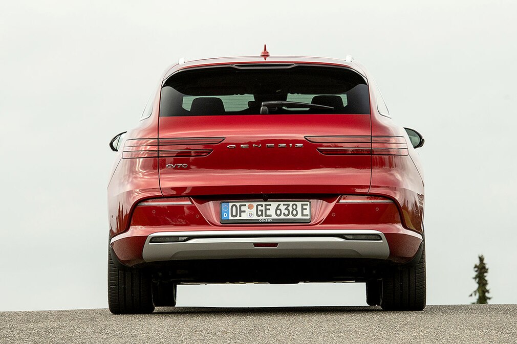 Genesis Electrified GV70
