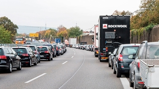 Autobahn Rettungsgasse Stau