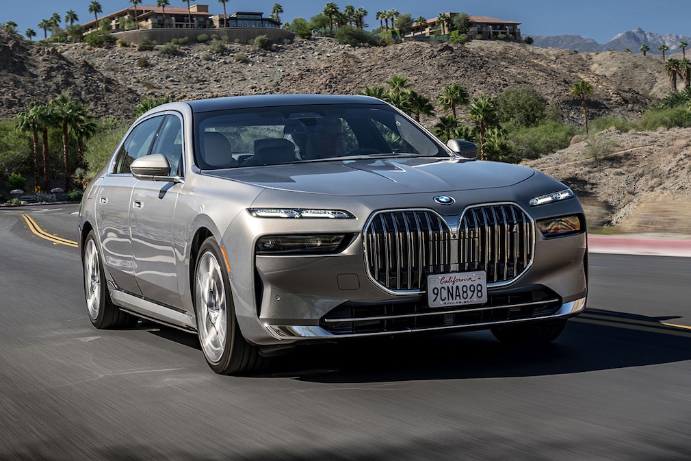 BMW i7