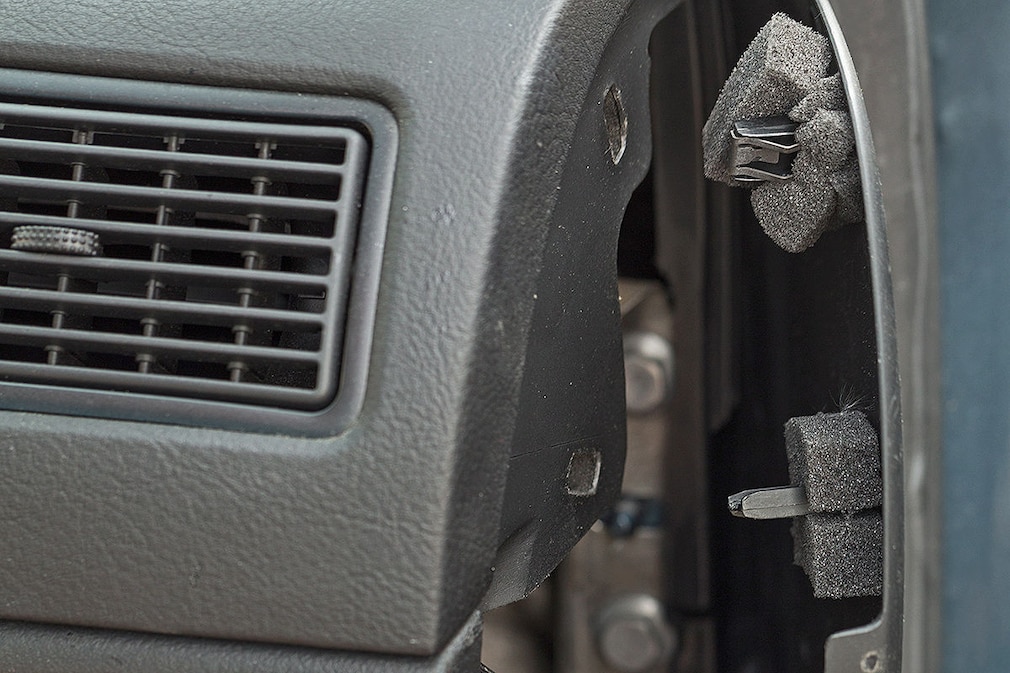 So stellen Sie Geklapper im Auto ab