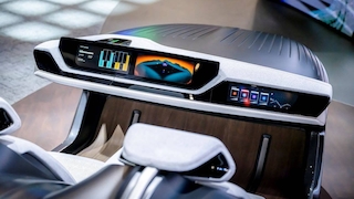 Amazon-Cockpit STLA