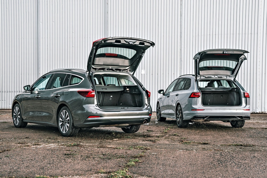 Ford Focus Turnier 1.0 EcoBoost Hybrid VW Golf Variant 1.5 eTSI DSG
