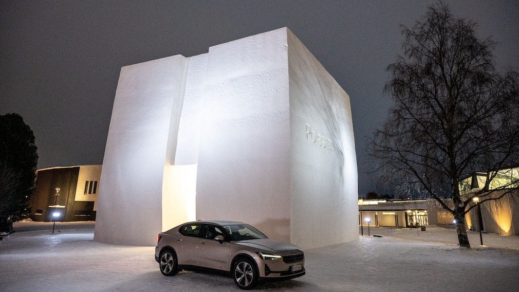 Polestar-Showroom aus Schnee in Rovaniemi Polestar-Showroom aus Schnee in Rovaniemi