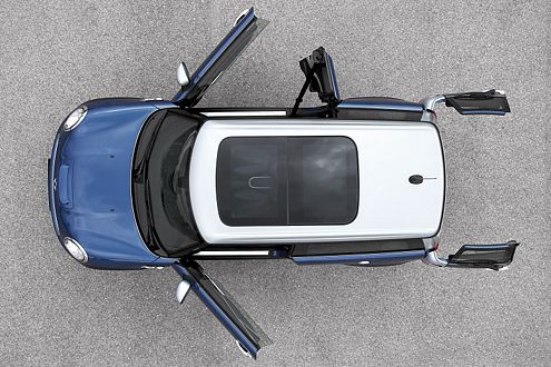 Der Clubman bekommt das gleiche elektrische Glasschiebedach wie der Dreitürer.