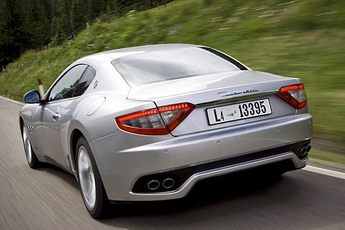 Kurvenwedler: 51 Prozent des Gewichts auf dem Heck machen Laune.