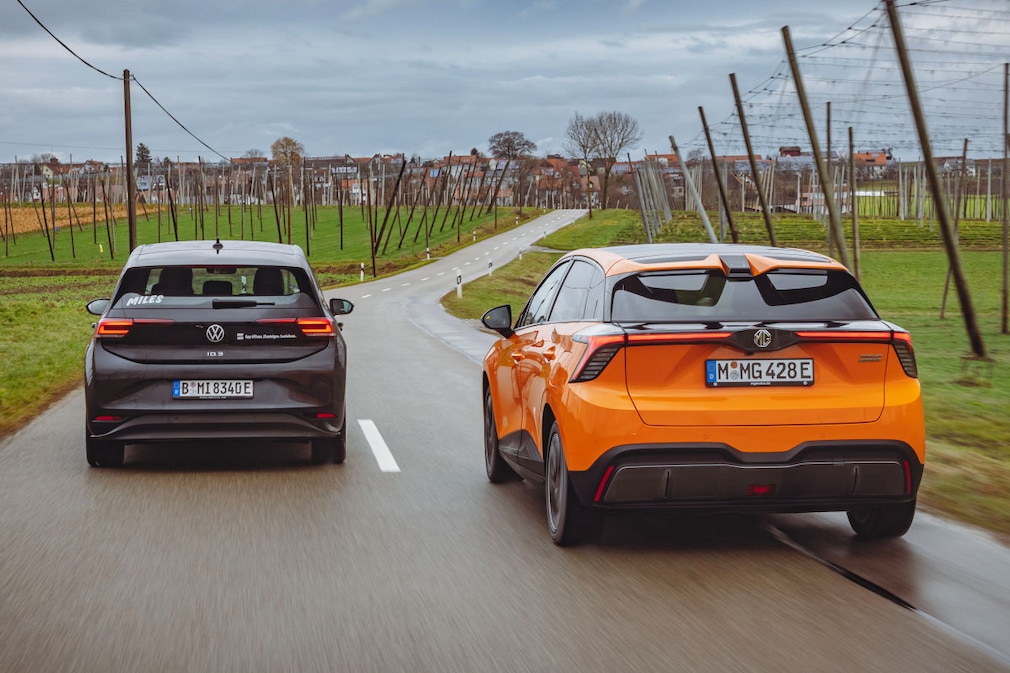 MG4 Electric Luxury (64 kWh) VW ID.3 Life (58 kWh)