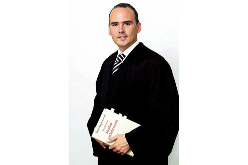"Wer zu schnell fährt, haftet", sagt Rechtsanwalt Uwe Lenhart aus Frankfurt.