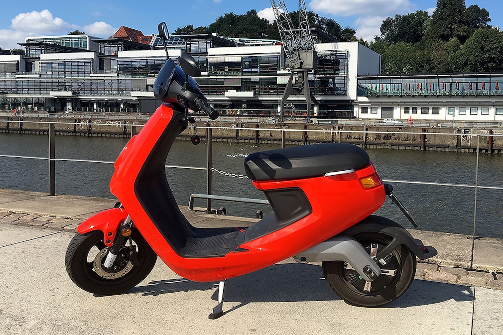 Cooles E-Motorrad darf jeder mit Autoführerschein fahren: Es gibt einen  Haken - EFAHRER.com