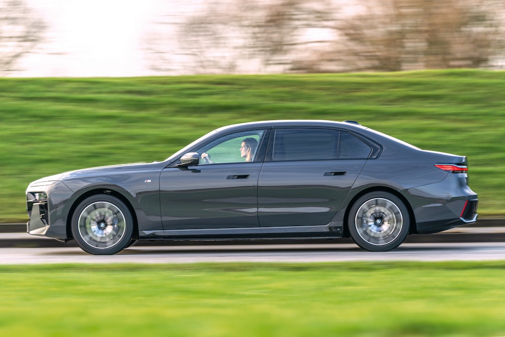 BMW i/ xDrive60 BMW i/ xDrive60