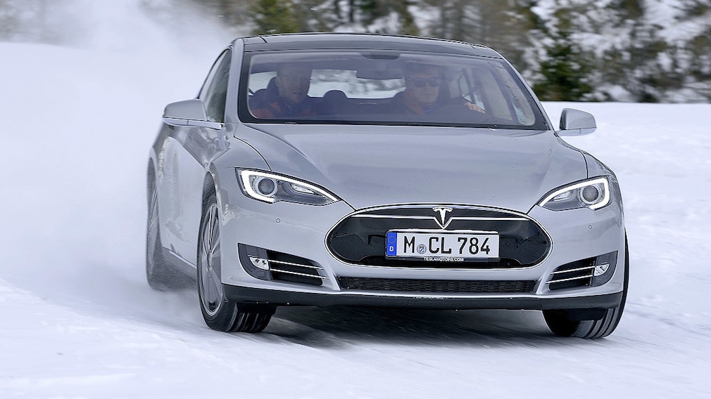 Tesla Model S P85