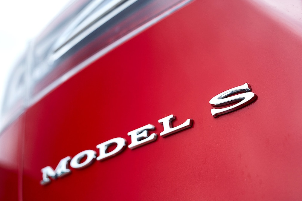 Tesla Model S P85D