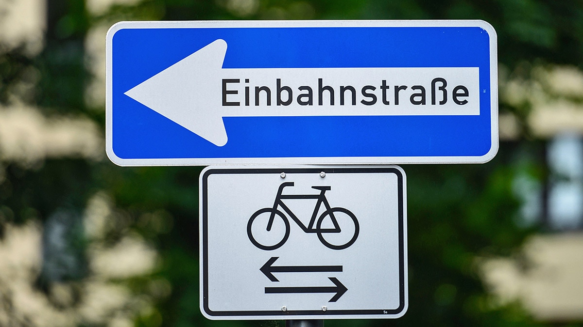 Fataler Irrtum: Freie Fahrt für Radfahrer in Einbahnstraßen? - AUTO BILD