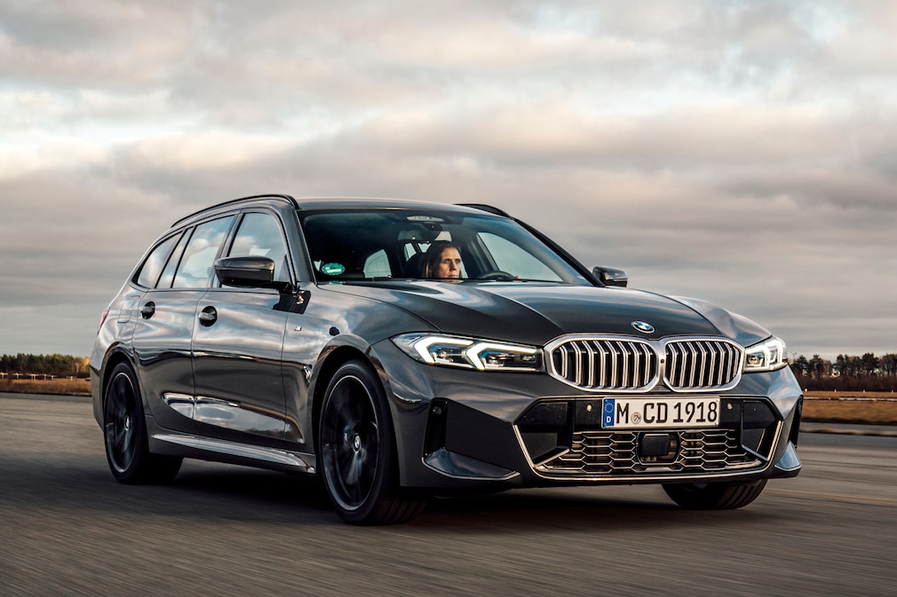 BMW 330i xDrive Touring