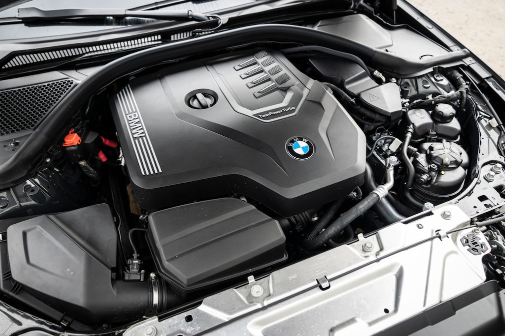 BMW 330i xDrive Touring