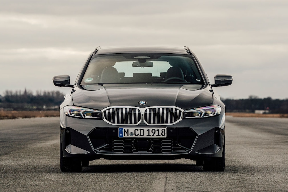 BMW 330i xDrive Touring