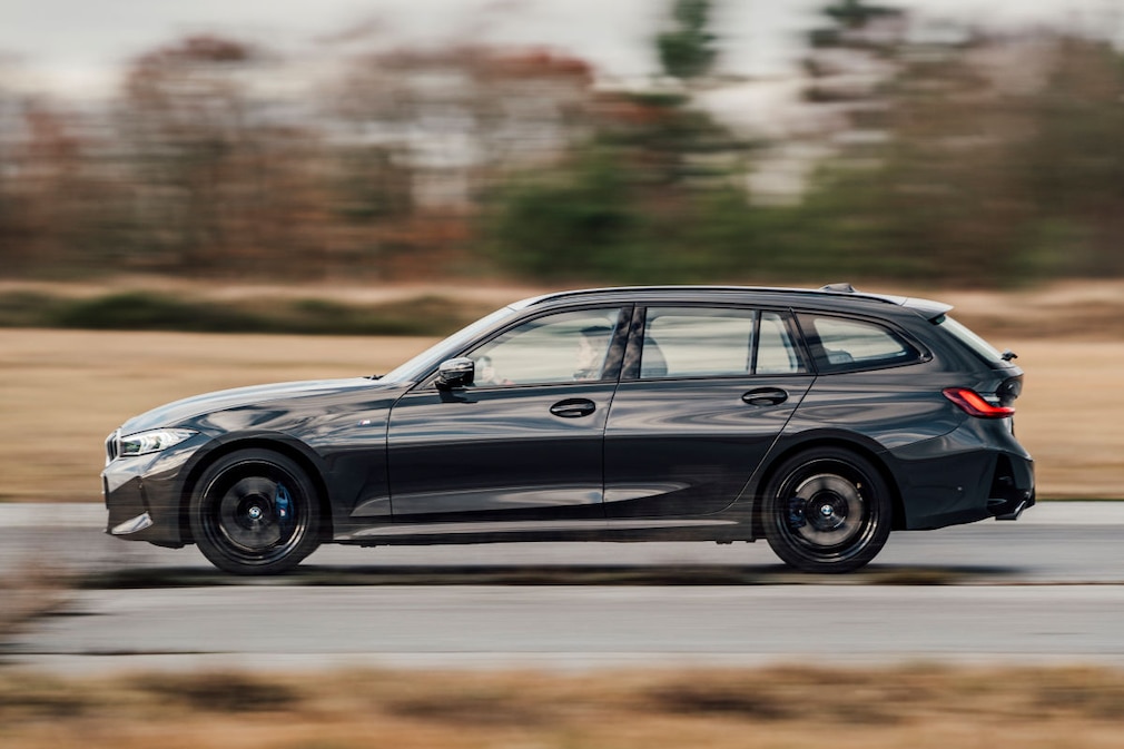 BMW 330i xDrive Touring