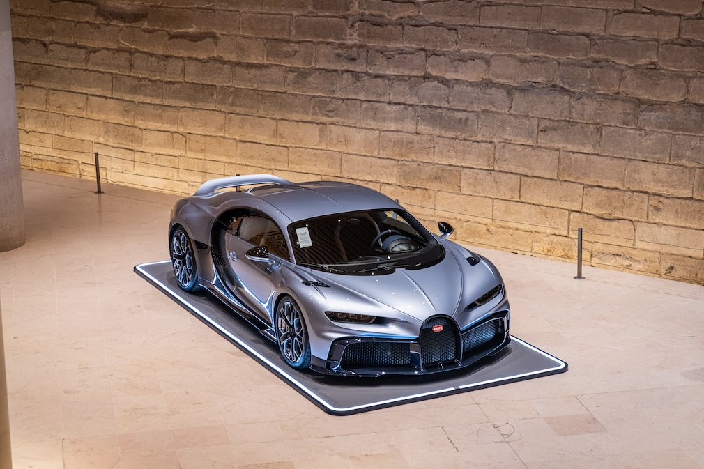 Bugatti auf Fahrengold