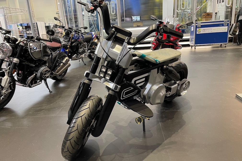 BMW Motorrad präsentiert Neuheiten in Hamburg / Produkte 