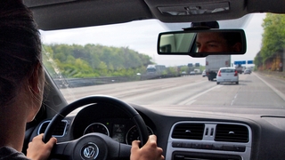 Beschleunigungsstreifen auf der Autobahn