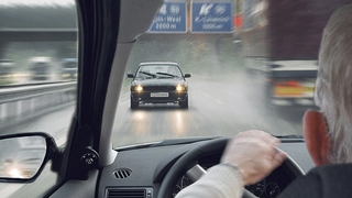 Geisterfahrer auf der Autobahn unterwegs