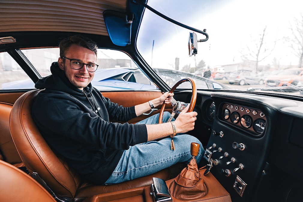 Lamborghini 400 GT 2+2