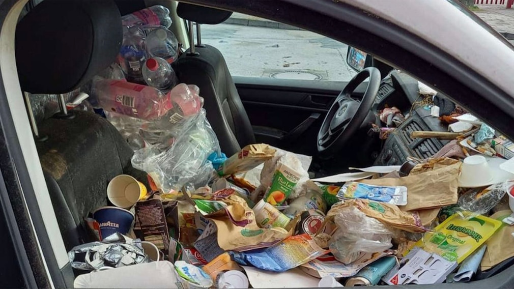 Polizei schlägt Ekel-Alarm! Müll versperrt Autofahrer die Sicht - AUTO BILD