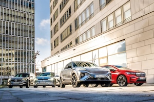 Hyundai Ioniq 5 77,4 kWh AWD Mercedes EQB 350 4Matic MG Marvel R Performance Skoda Enyaq RS iV