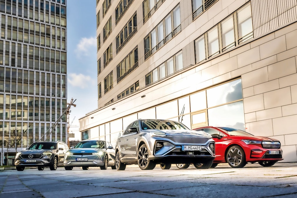 Hyundai Ioniq 5 77,4 kWh AWD Mercedes EQB 350 4Matic MG Marvel R Performance Skoda Enyaq RS iV