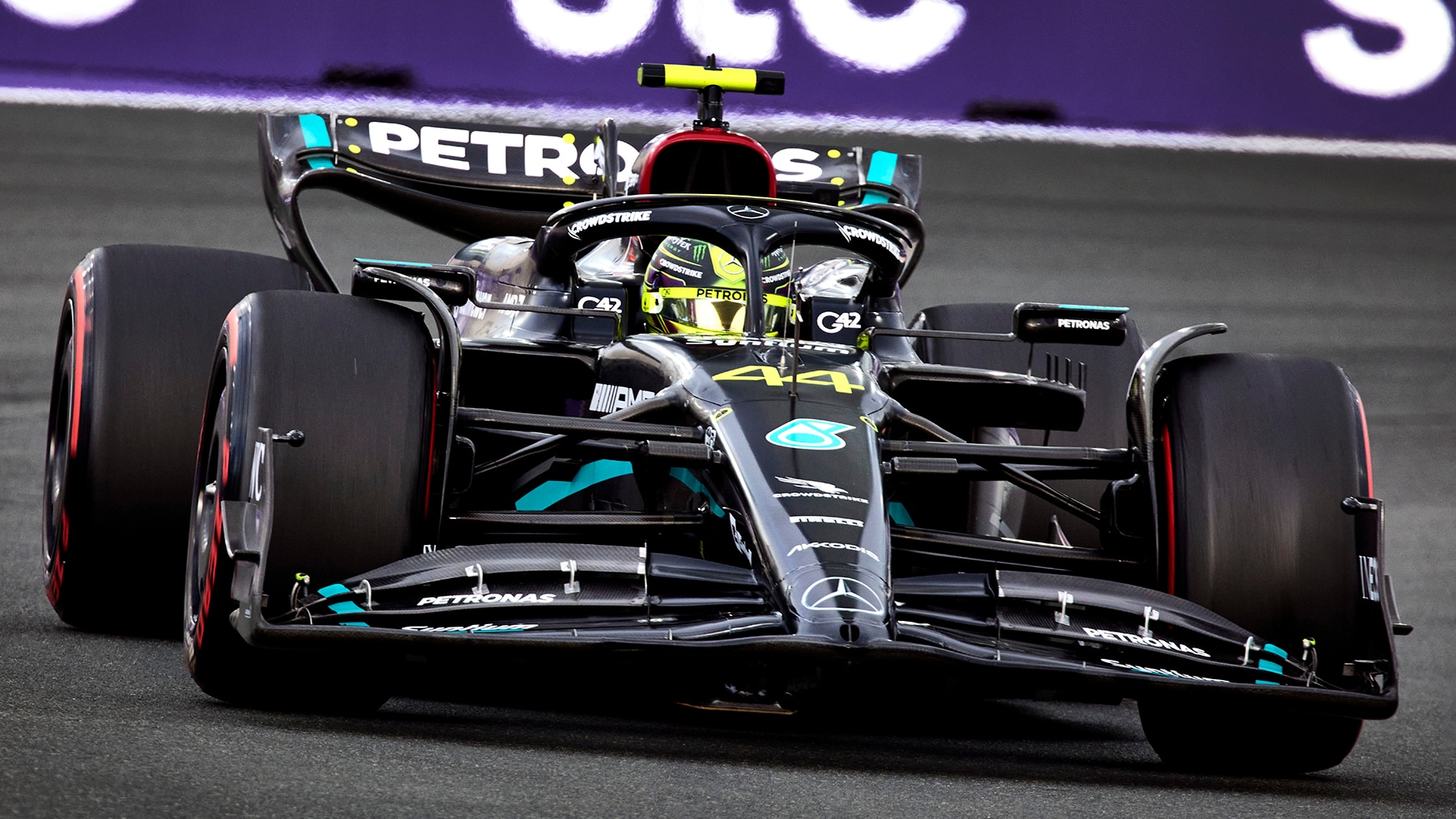 Mercedes zu langsam: Hamilton fühlt sich "verloren" - AUTO BILD