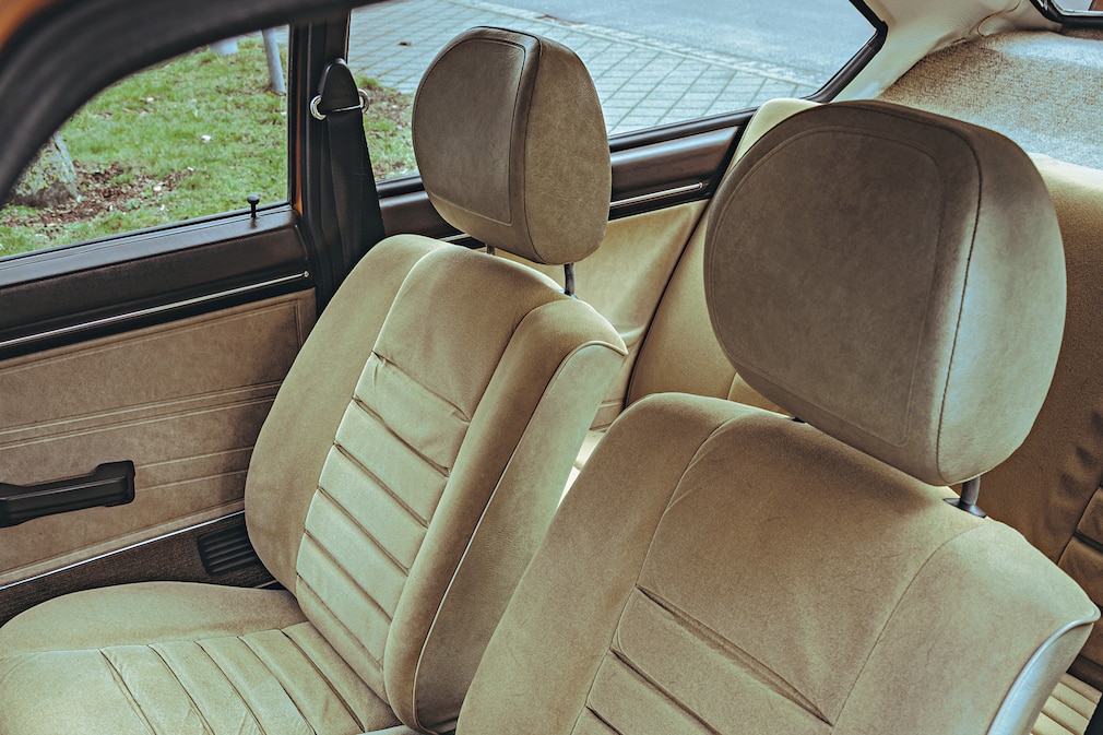 VW Passat (1977)