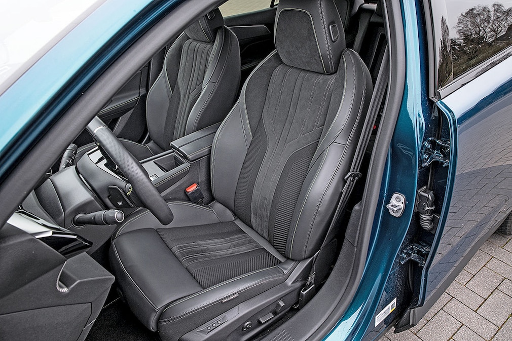 Peugeot 408 Plug-in-Hybrid 225