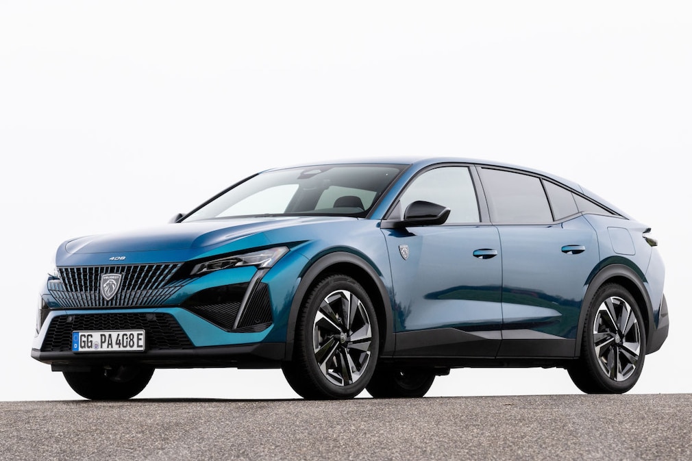 Peugeot 408 Plug-in-Hybrid 225