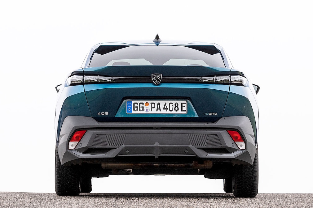 Peugeot 408 Plug-in-Hybrid 225