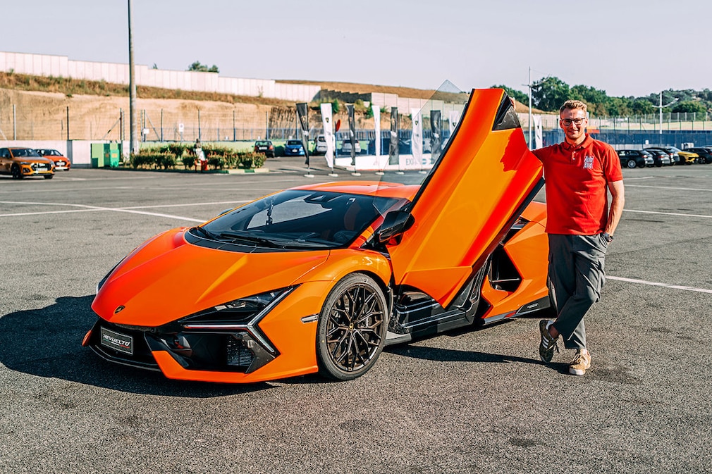 Lamborghini Revuelto