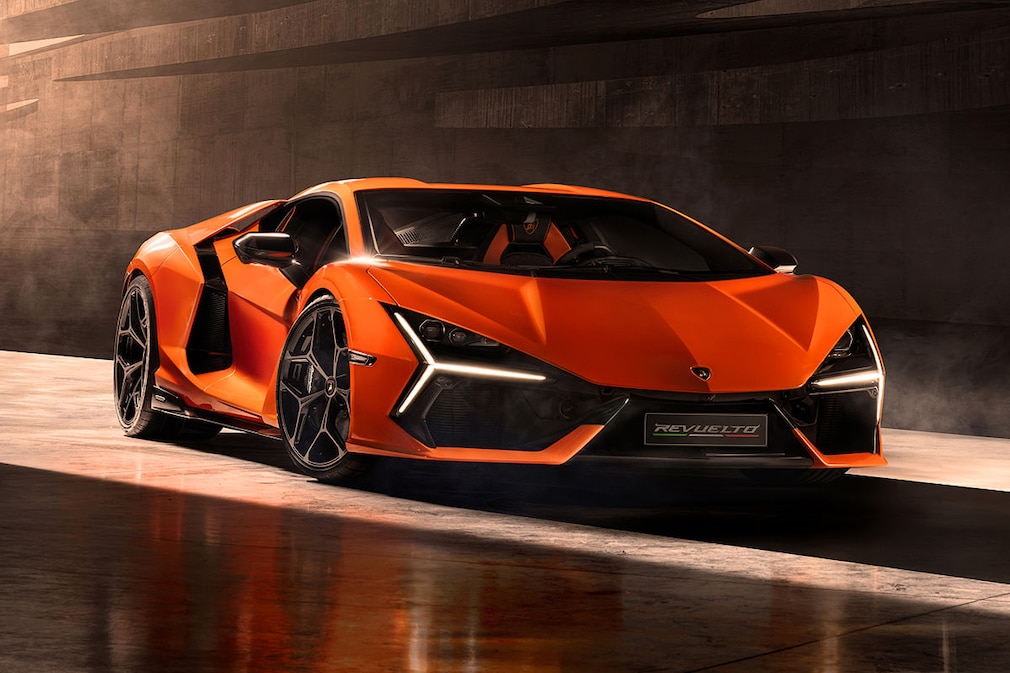 Lamborghini Revuelto