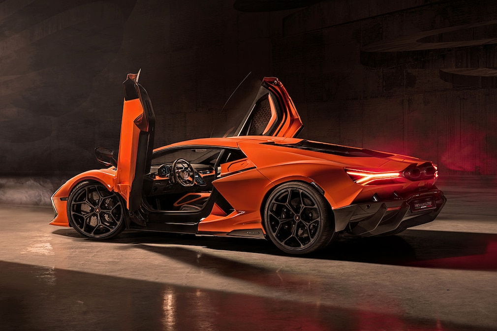 Lamborghini Revuelto