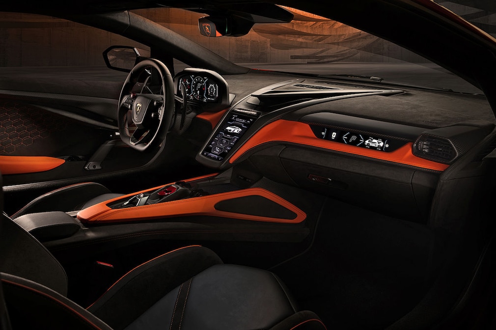 Lamborghini Revuelto