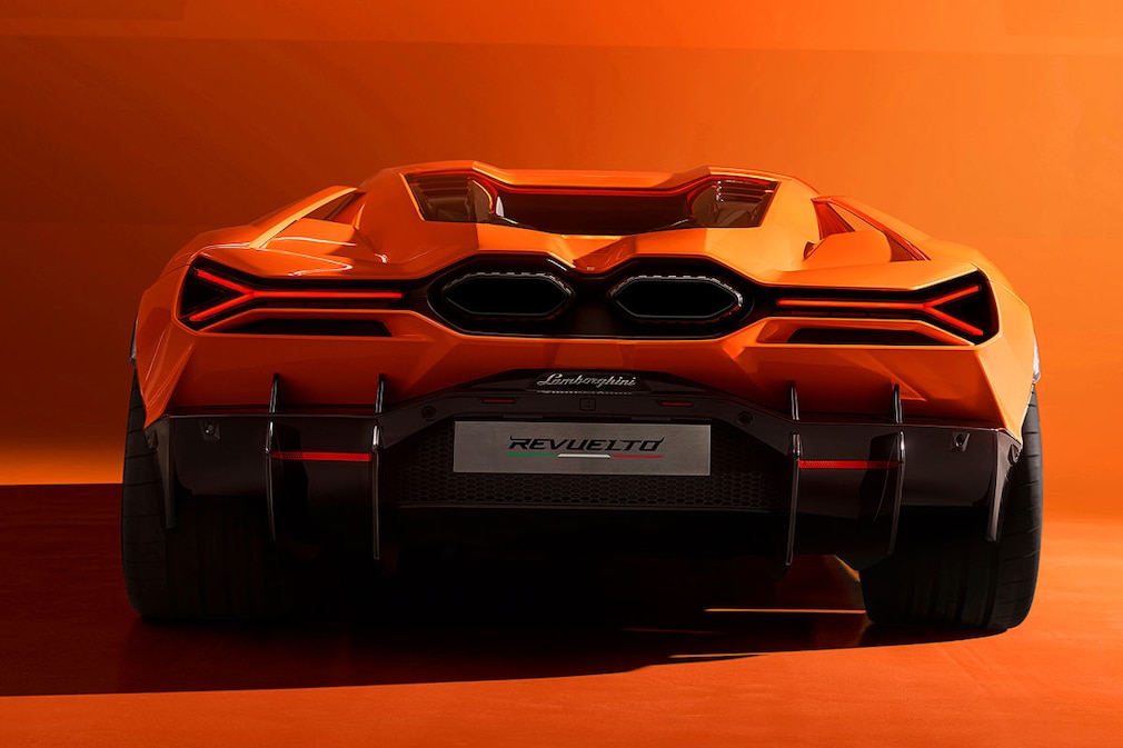 Lamborghini Revuelto